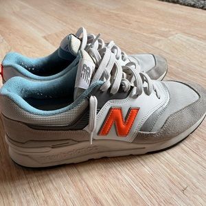 Mens new balance sneakers
